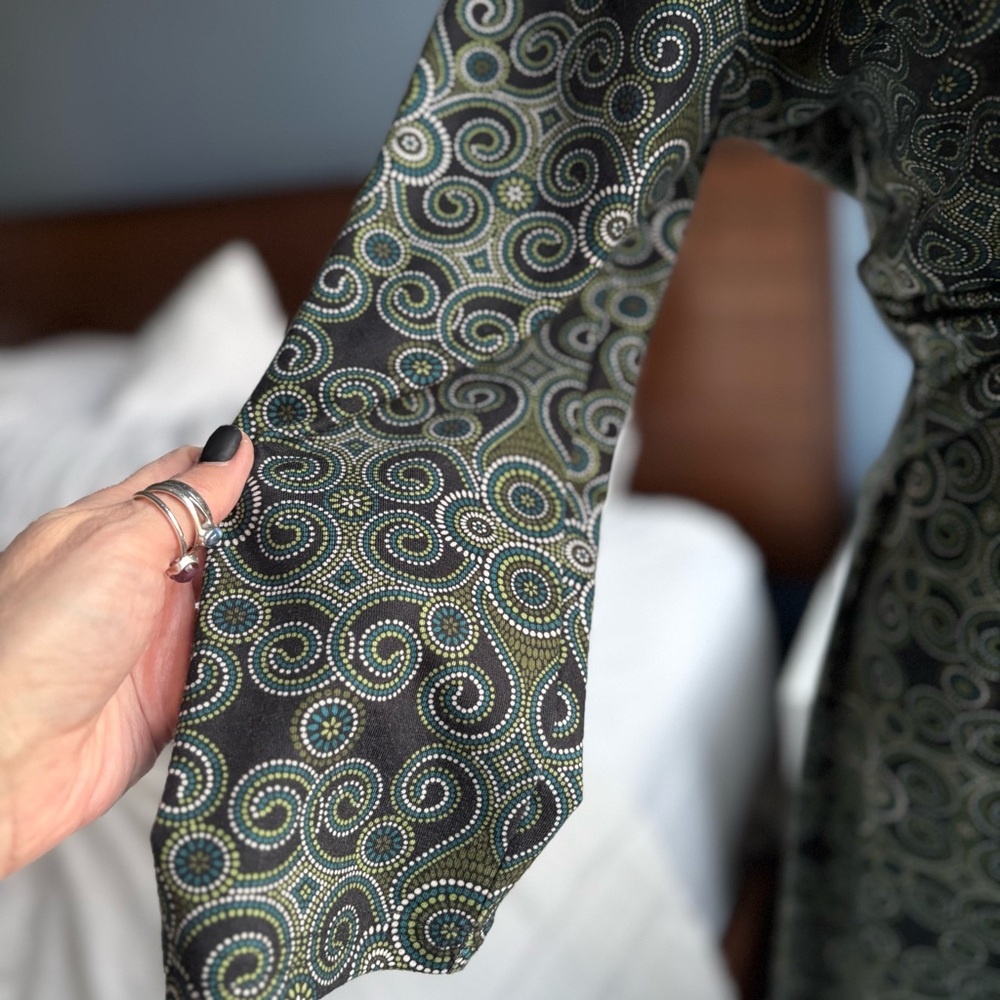 Prana Black & Green Patterned Long Sleeve Wrap Style V-Neck 3/4 Sleeve Dress - Picture 12 of 16